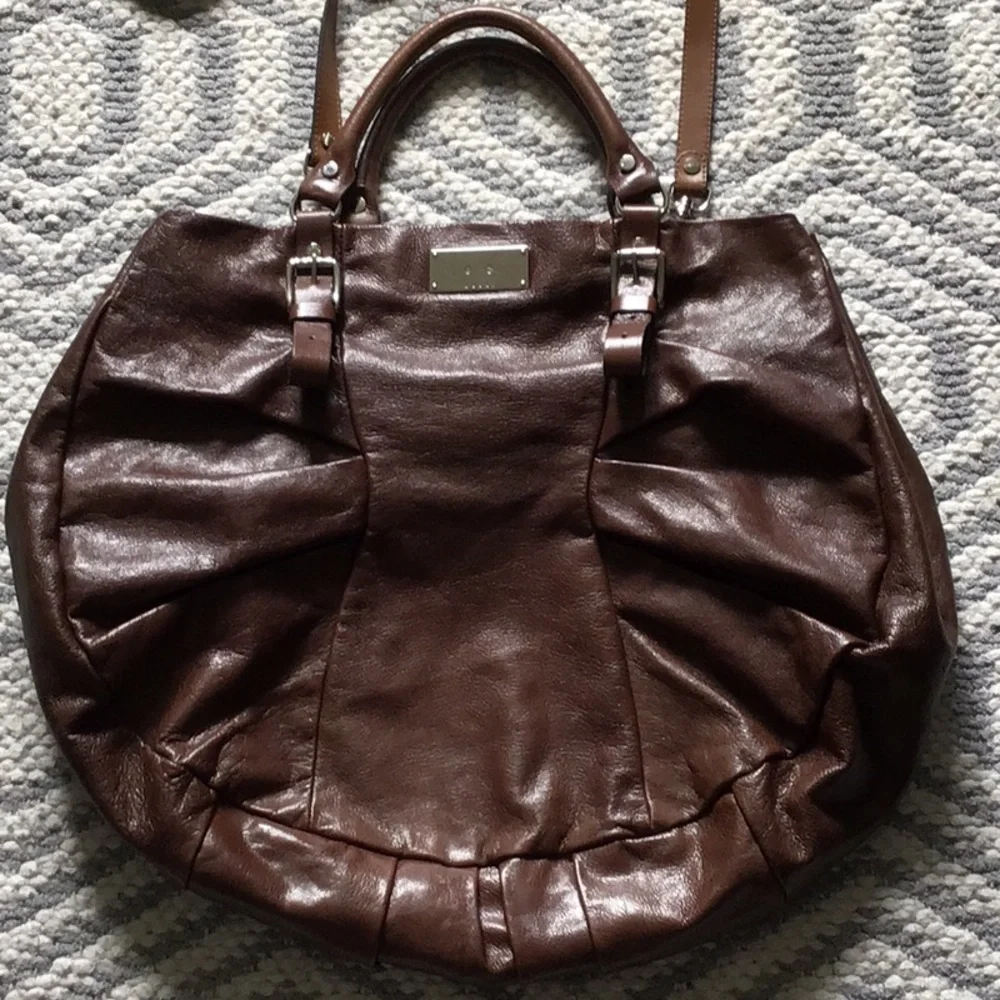 Marni Elegant Brown Leather Tote Bag - Picture 3 of 6